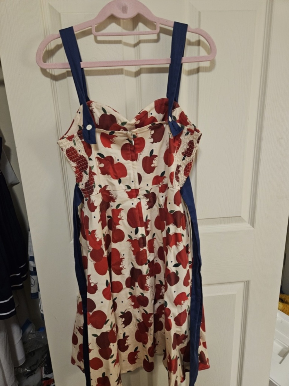 The Dress Shop Disney Parks Snow White Women’s Apple Dress Dwarfs Pin up Small - Picture 2 of 4